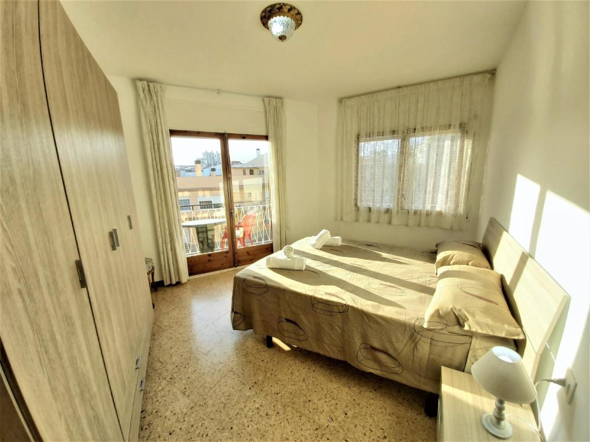 Diana Apartamento Con Terraza Muy Cerca Del Mar Pineda de Mar Kültér fotó